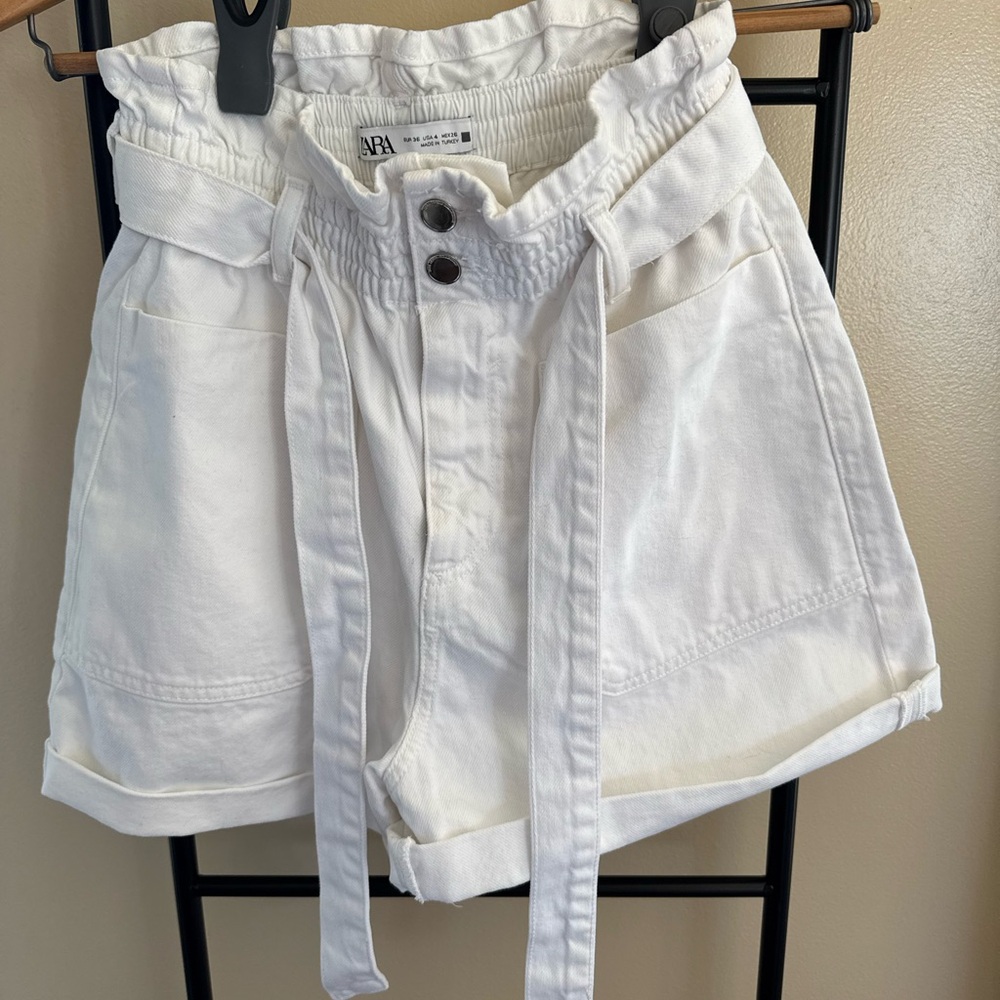 Zara White High-Waist Women's Shorts